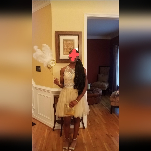 Champagne homecoming dress - Picture 7 of 7